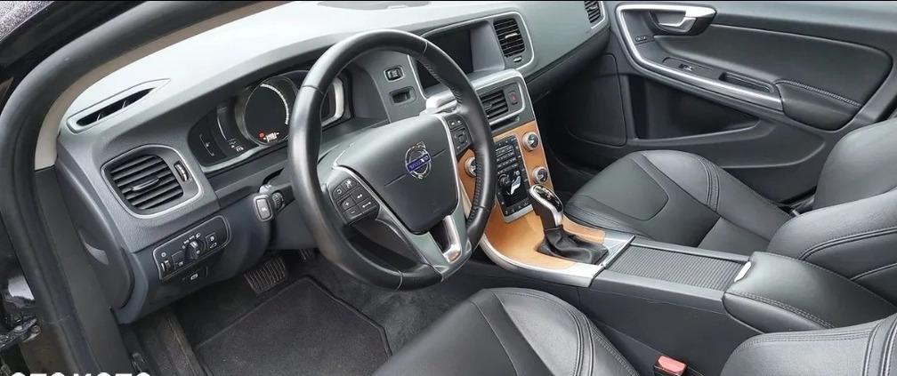 Volvo S60 cena 92000 przebieg: 34000, rok produkcji 2017 z Kraków małe 596